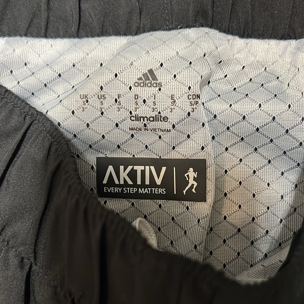 Adidas - Picture 2 of 3